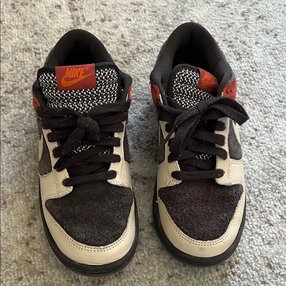 Nike Red Panda Dunks - Picture 2 of 4